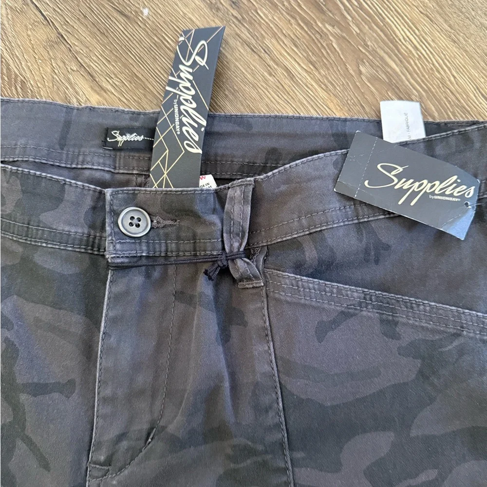 NWT Supplies Camouflage Women's Jeans - Picture 6 of 7